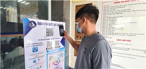 Triển khai thực hiện khai báo y tế bằng quét mã QR Code tại Trung tâm Hành chính công thành phố Hạ Long