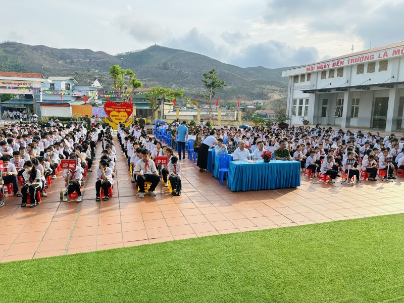 Phường Đại Yên tổ chức Lễ ra mắt "Mô hình cổng trường an toàn giao thông"